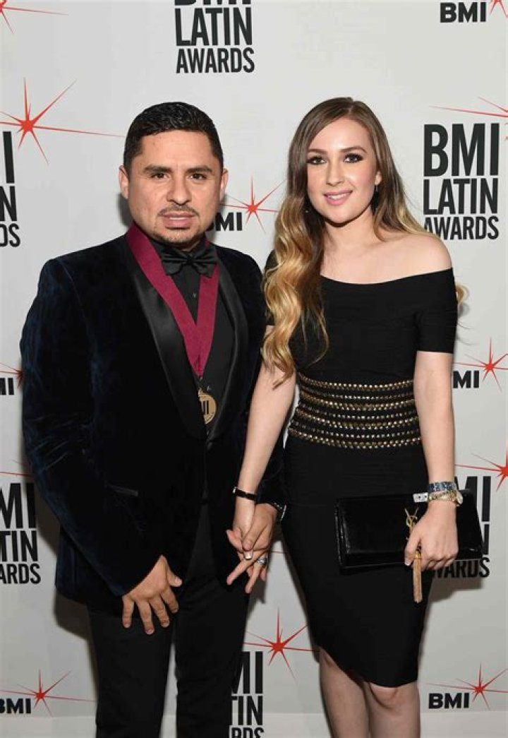 Uncover The Untold Story Of Larry Hernandez's Wife: Kenia Ontiveros