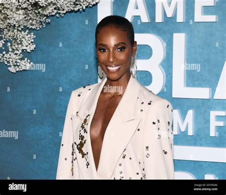 Unveiling The Secrets Of Height: Exploring Zainab Johnson's Stature